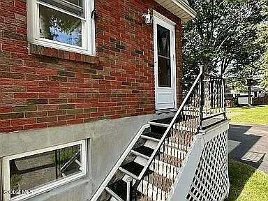 2 bed, 1.0 bath, 950 sqft, $1,650 — Photo 2