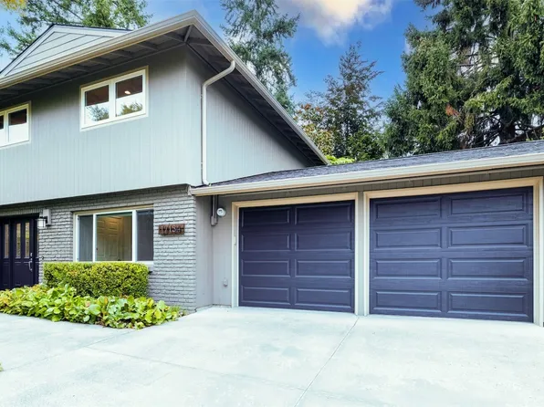 17134 NE 8th Place, Bellevue, WA 98008