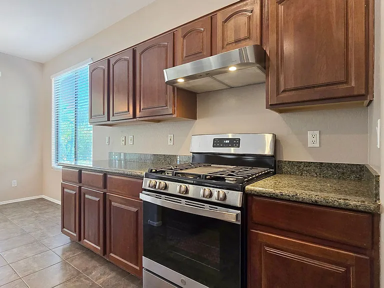 14821 W Roanoke Ave — Photo 9