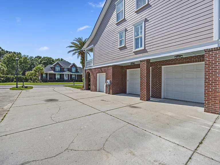 1733 Indigo Island Dr — Photo 50