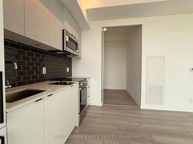 285 Dufferin St #1201 — Photo 10