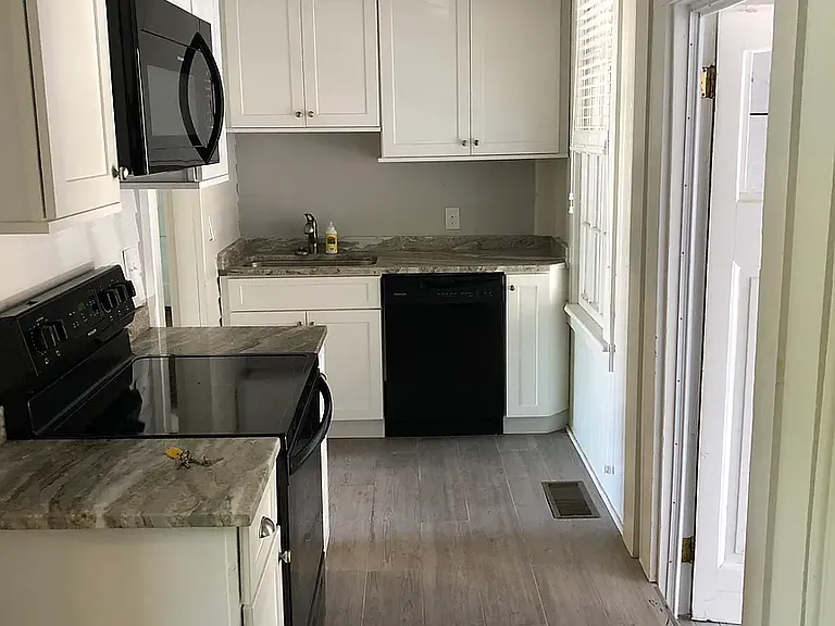 902 Barnard St #1 — Photo 7