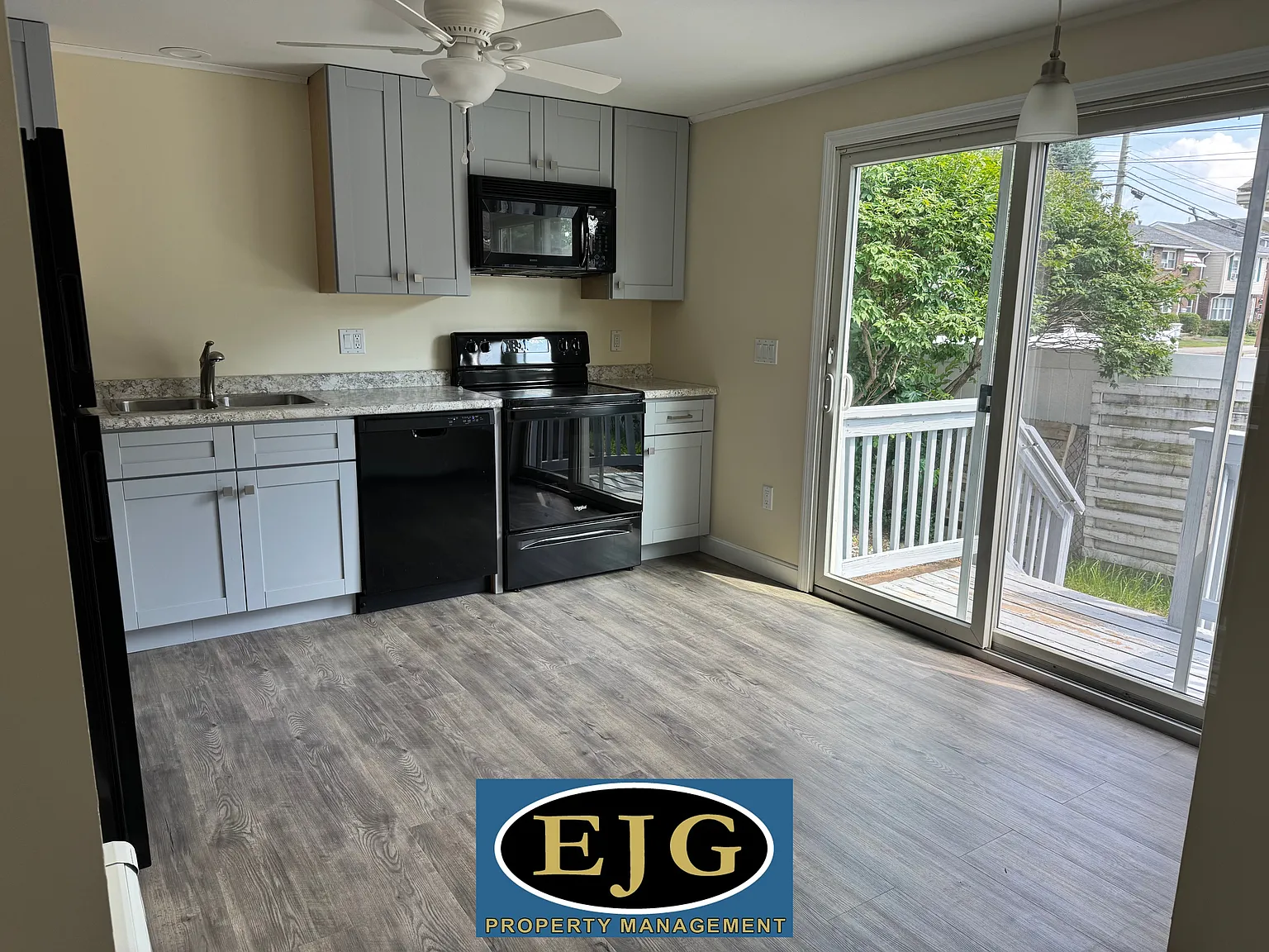 2 bed, 1.5 bath, 925 sqft, $2,050 — Photo 4