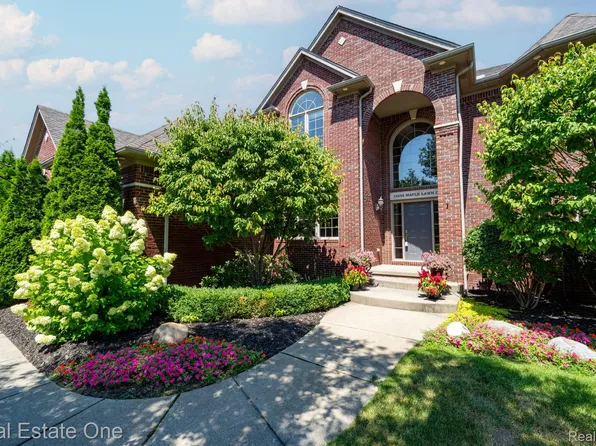 13255 Maple Lawn Dr, Shelby Township, MI 48315