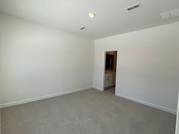 5th image of 1548 31st Street Ct NE
