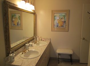 2131 W Sunset Dr, Visalia, CA 93291