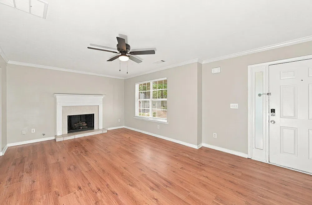 4 bed, 2.0 bath, 2048 sqft, $2,130 — Photo 4