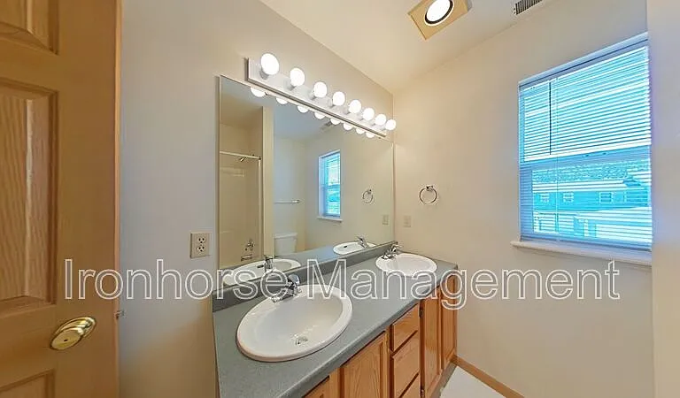 2460 Wheeler Dr #B — Photo 14