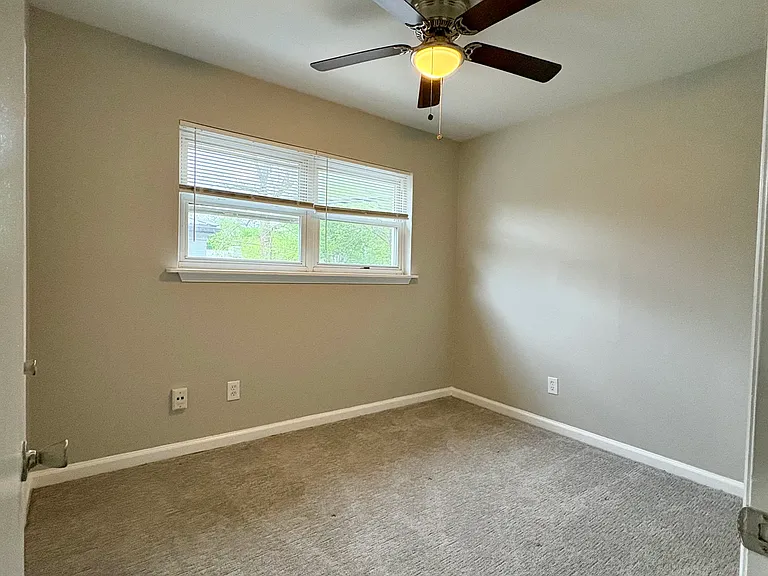 Vernon Cove Apartments — Photo 24
