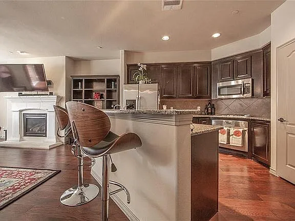 2825 Sheridan Dr — Photo 4