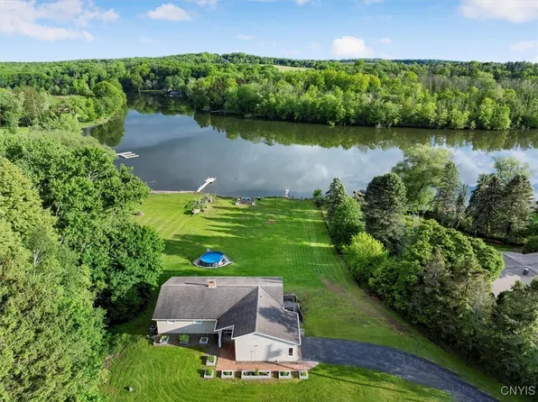 1404 Riverbend Dr, Baldwinsville, NY 13027