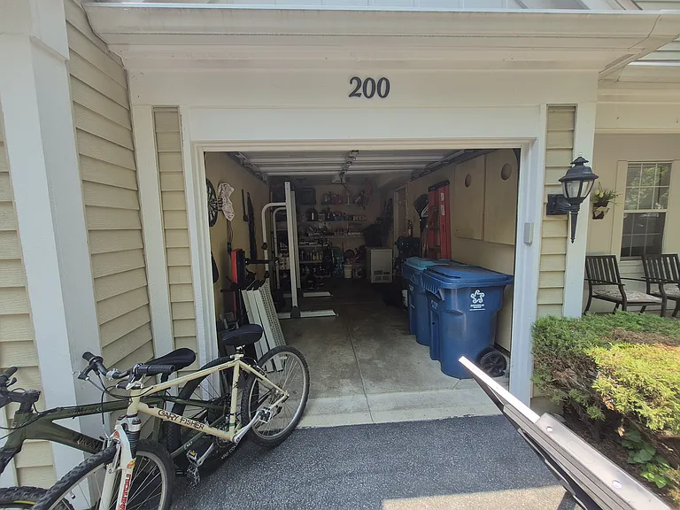 200 Port Royal Cir — Photo 2