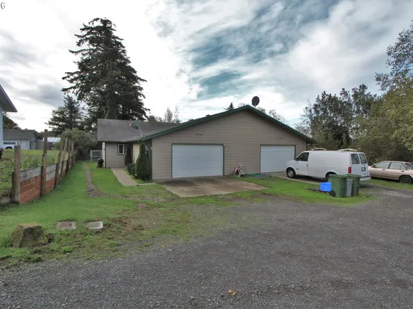 1155 Ohio Ave, North Bend, OR 97459