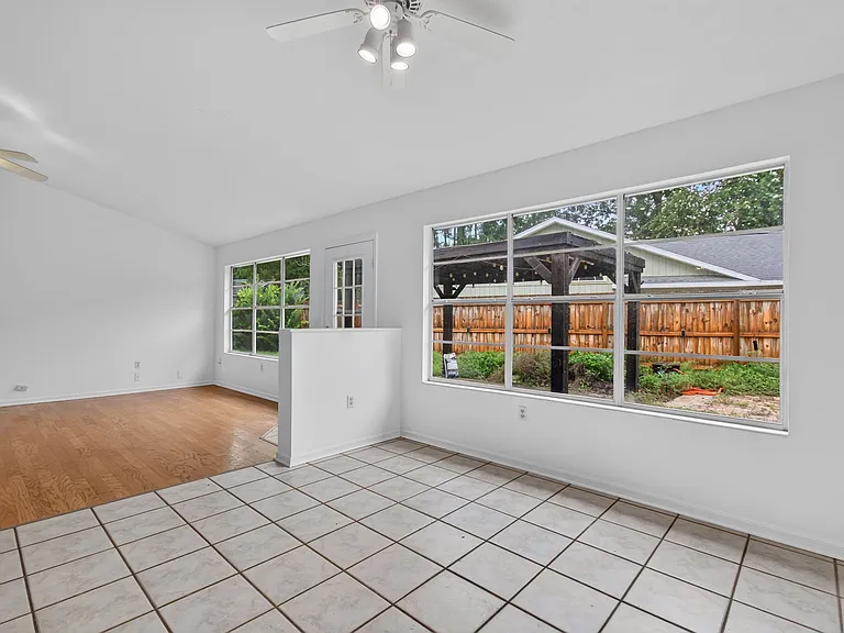 2324 NW 40th Pl — Photo 14