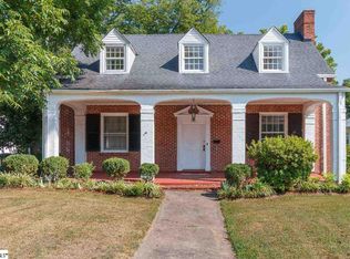746 W Main St, Laurens, SC 29360