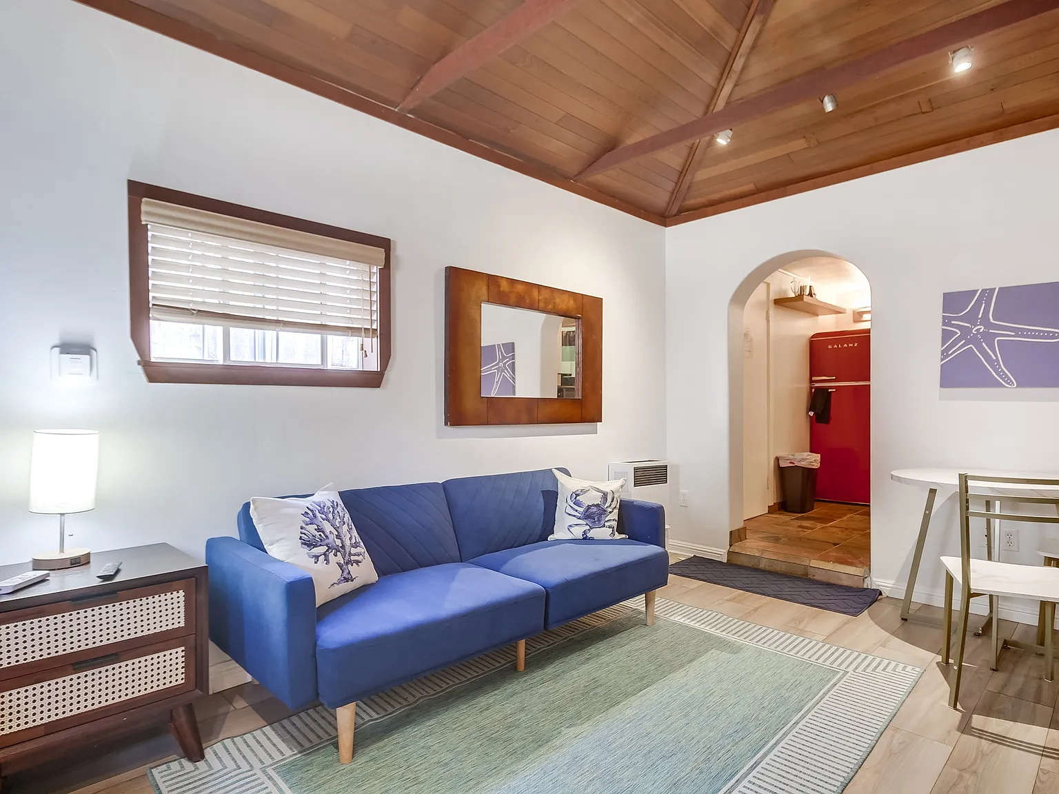 Studio, $2,500 — Photo 4
