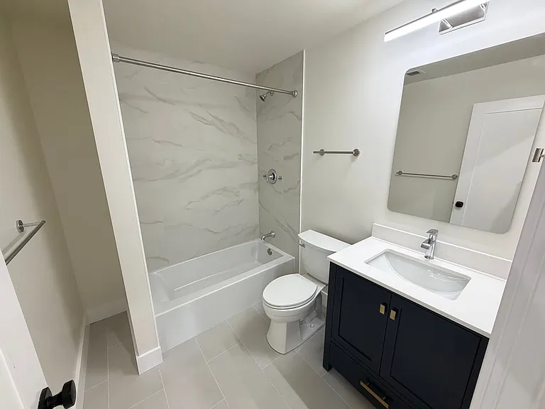 3 Bed 2 Bath Apartment, New Construction In Cleveland Heights (With Garage) — Photo 14