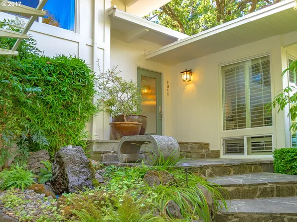1011 Lake Shore Rd, Lake Oswego, OR 97034