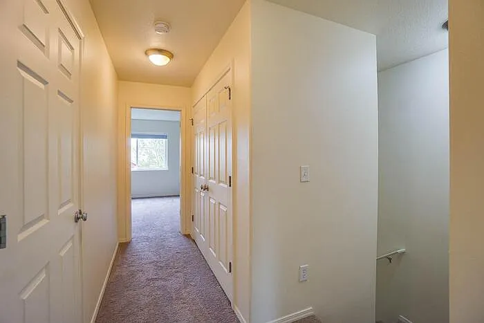 1821 NE 88th Cir — Photo 25