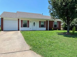 1831 Lexington Rd, Claremore, OK 74017