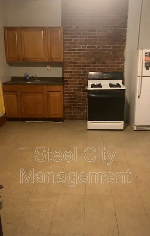 1 bed, 1.0 bath, 1000 sqft, $1,200 — Photo 2