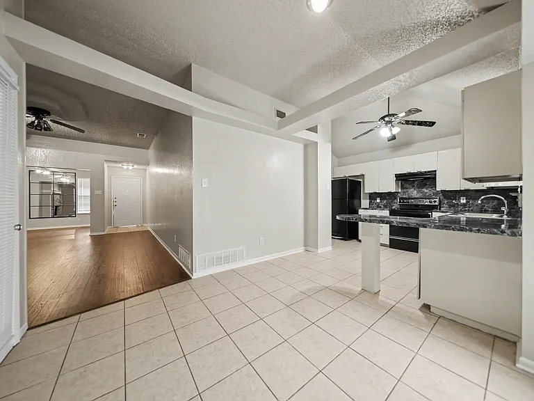1702 Clairidge Ave — Photo 23