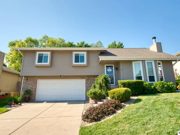 15827 Parker St, Omaha, NE 68118