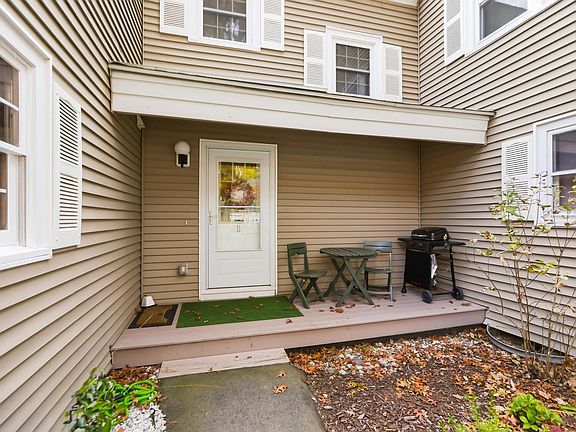 3rd image of 11 Winding Pond Road