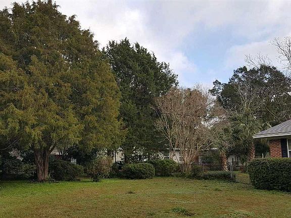 4th image of 5902 Montgomery Ave