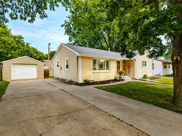 1209 Meadow Ln, Webster City, IA 50595