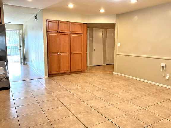 4th image of 3946 W El Camino Dr