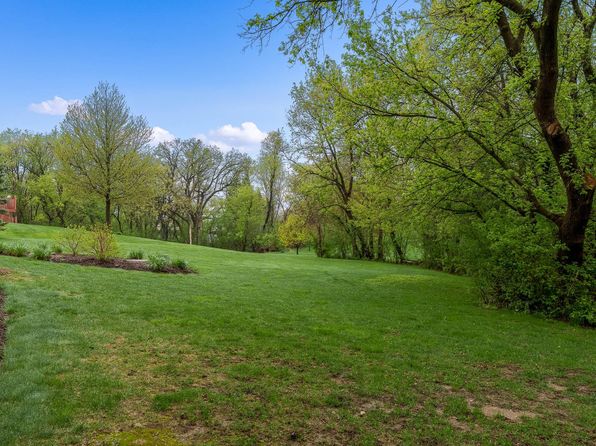 8726 Carberry Ln, Roscoe, IL 61073