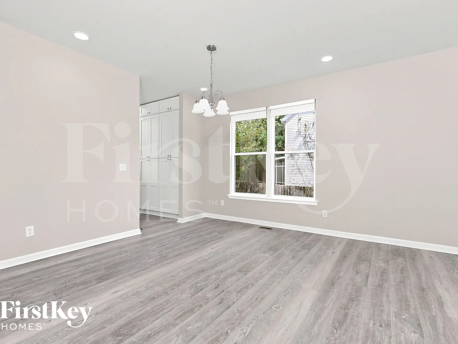 5 bed, 3.0 bath, 3420 sqft, $2,260 — Photo 4