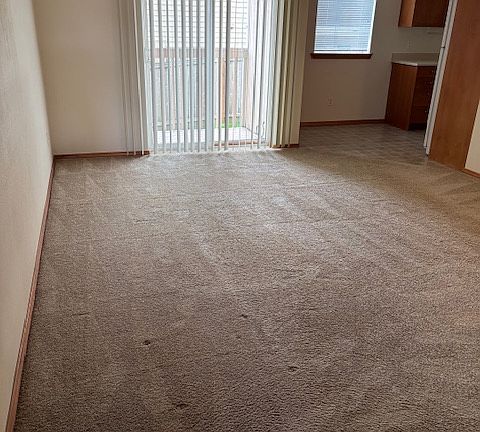 5th image of 423 SW 155th St APT H