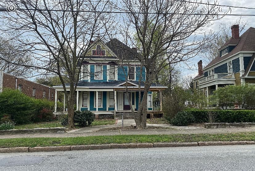 1st image of 606 Summit Ave