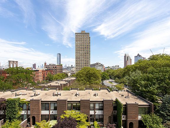 3rd image of 75 Henry St APT 3D