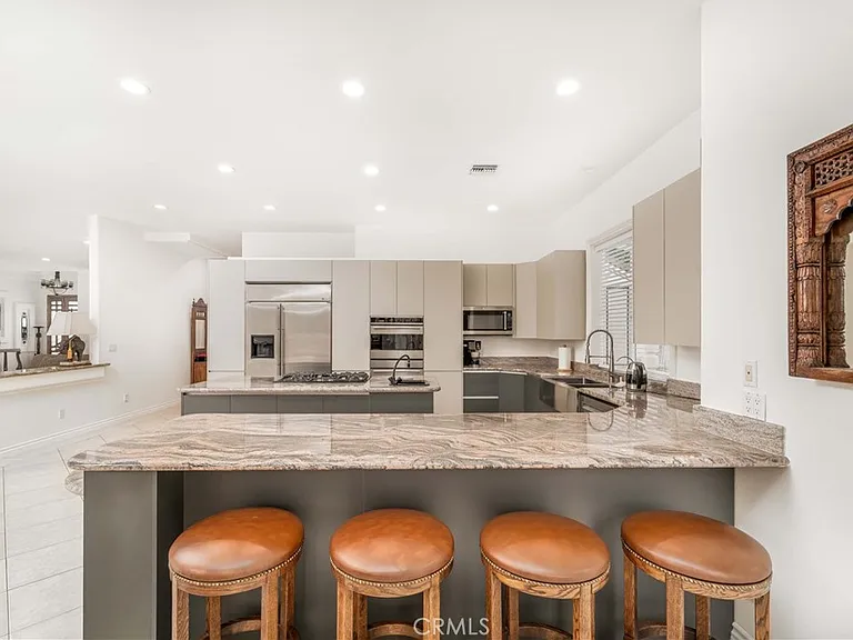 5206 Topeka Dr — Photo 26