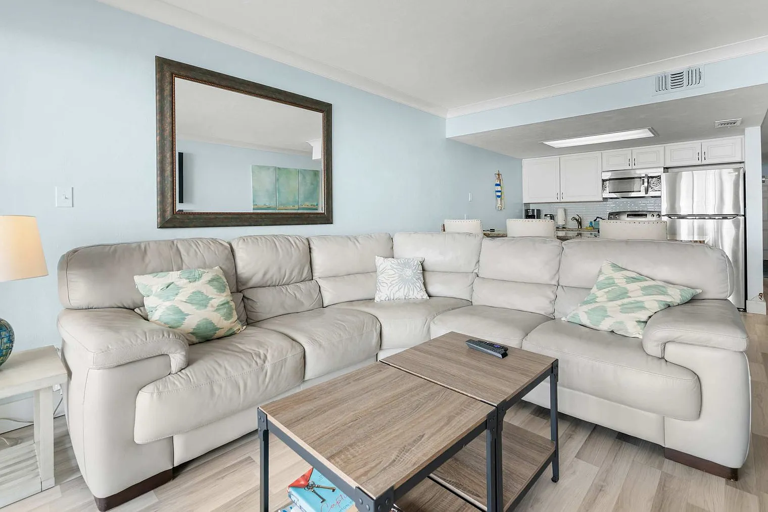 1 bed, 1.0 bath, 904 sqft, $4,860 — Photo 4