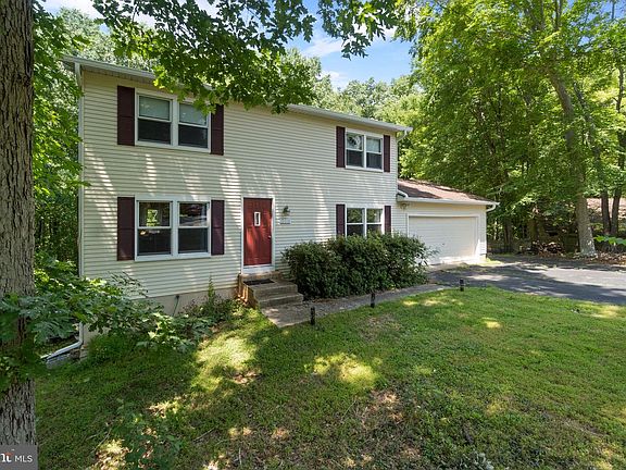 2nd image of 12016 Fair Hill Ln