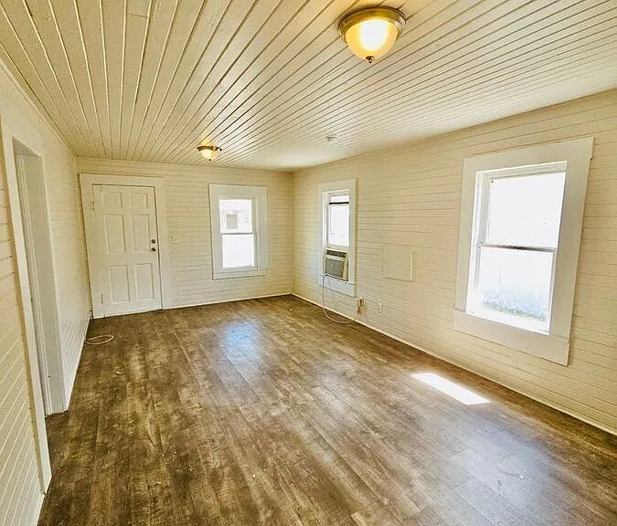 1135 Polk St W — Photo 30