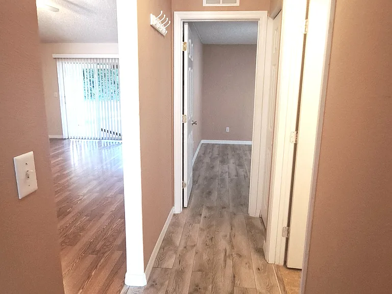 16 Lloshire Path — Photo 21