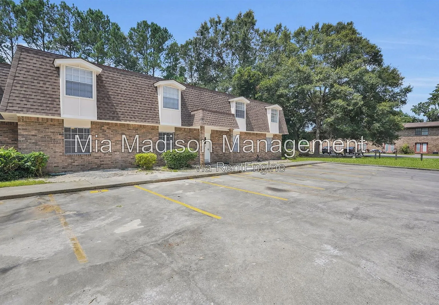 2 bed, 1.0 bath, 1000 sqft, $1,325 — Photo 1