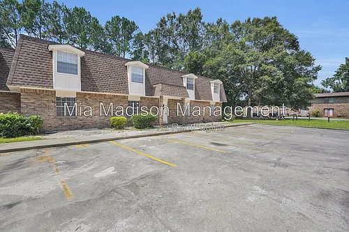 111 E Mell St #24 Photo 1