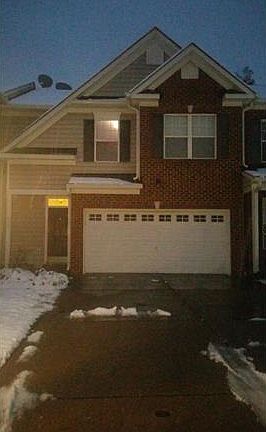 2nd image of 815 Parkland Pl #815