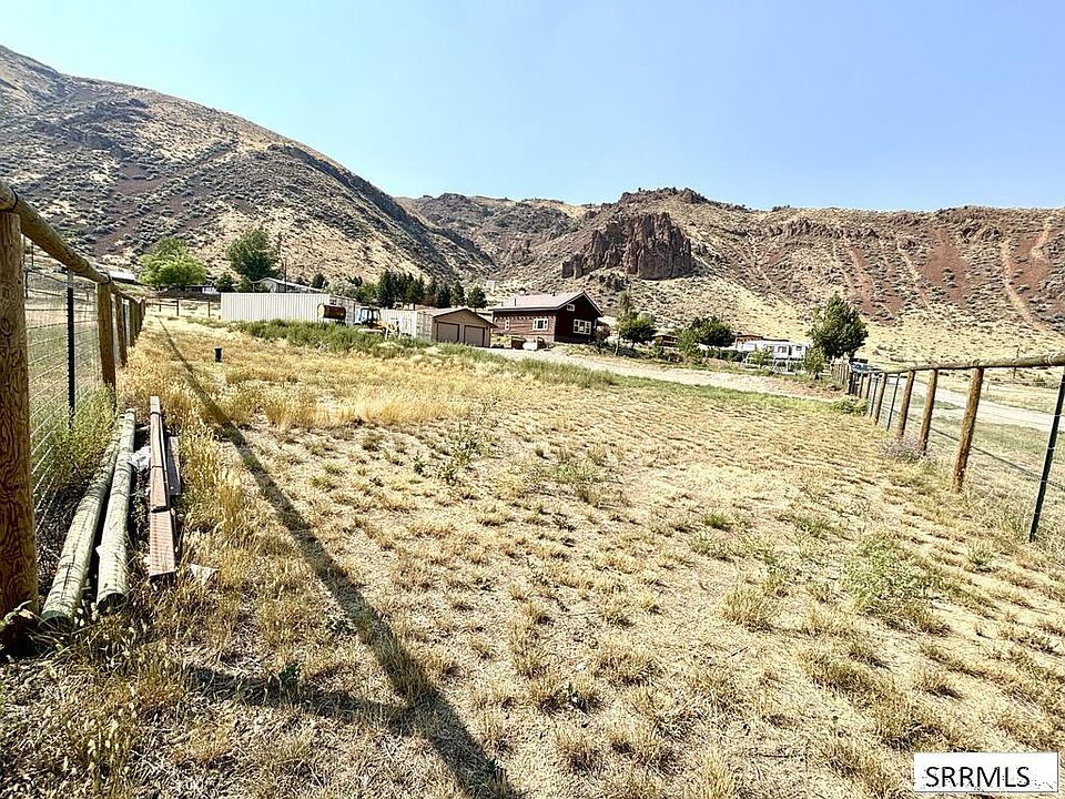 1st image of Willowtree Dr