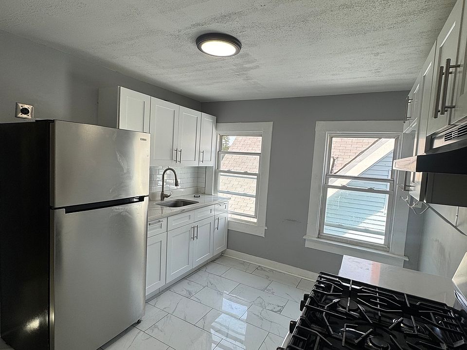 1st image of 146 Farren Ave