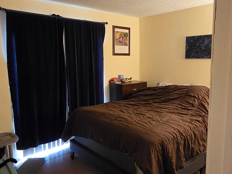 3719 Farnham Ct — Photo 2