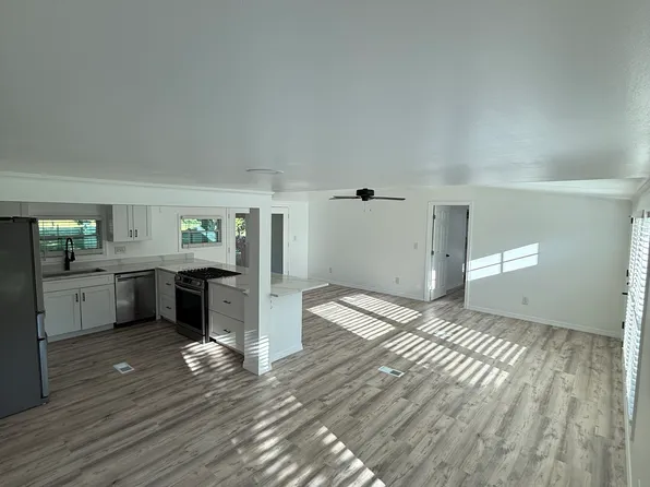 978 Bay Dr, New Smyrna Beach, FL 32168