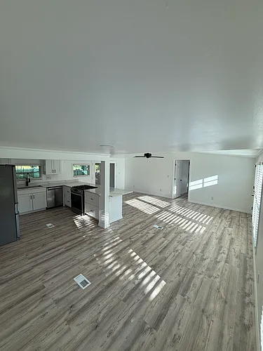 978 Bay Dr Photo 1