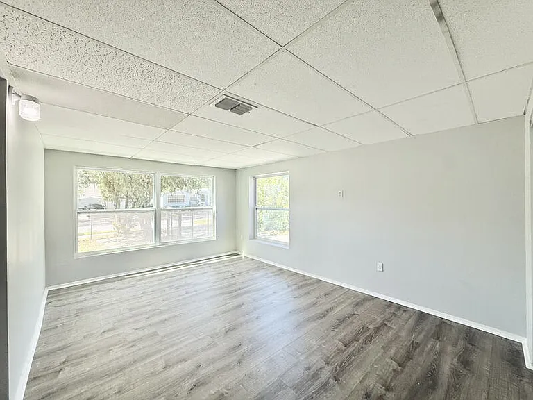 617 Pent St — Photo 15